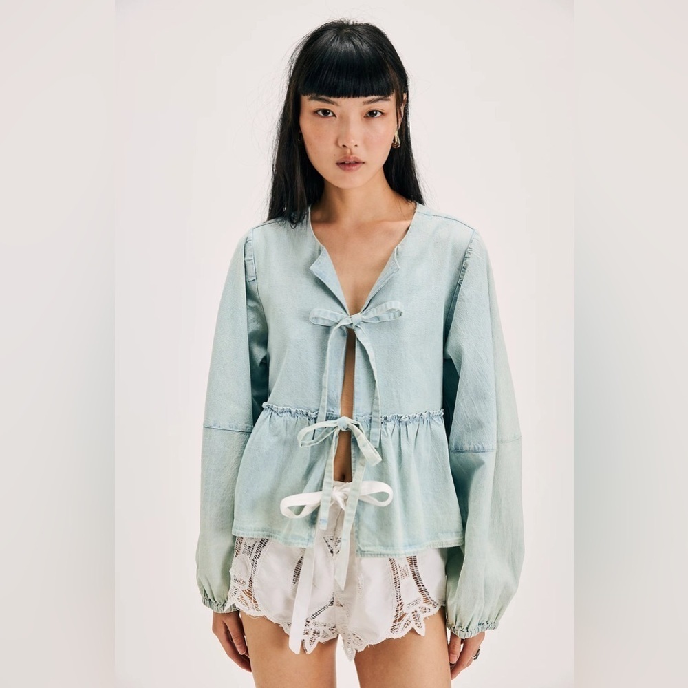 Free People NWT Light Blue Denim Brunch Babe Long Sleeve Tie Front Blouse Size L